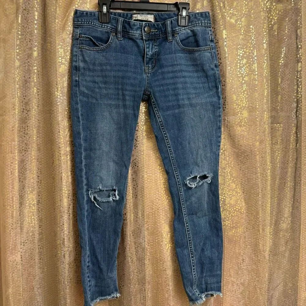 Free People Cropped Raw Hem Ankle Skinny Distressed Blue Jeans Size 26